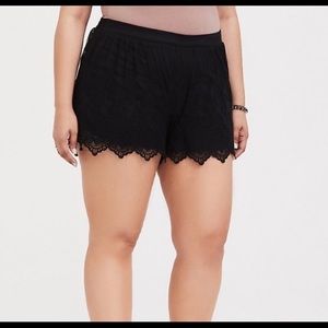 Torrid Lace Shorts ~ Black  ~ NWT